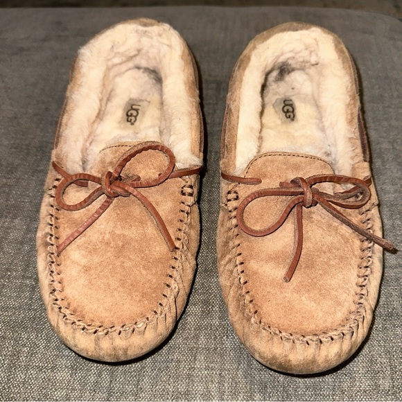 Ugg moccasins - Picture 3 of 11